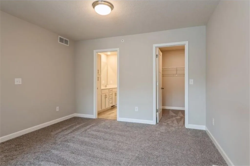 10888 Fountain Pl N - Photo 7 of 12