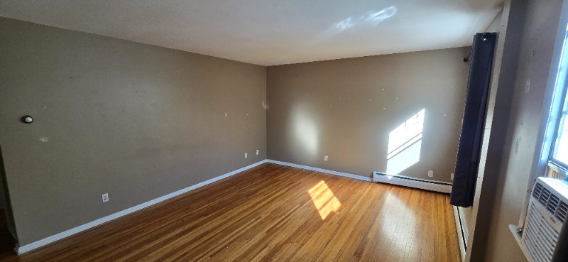 301 And2Nd St. #5 - Photo 2 of 8