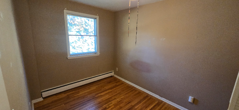 301 And2Nd St. #5 - Photo 7 of 8