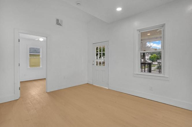 140 Wait St - Photo 4 of 14