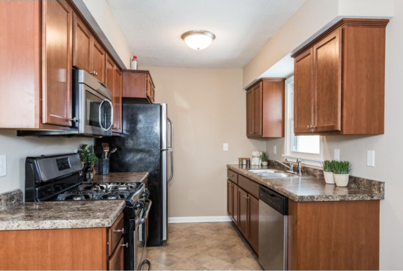 7212 Kyle Ave N - Photo 3 of 18