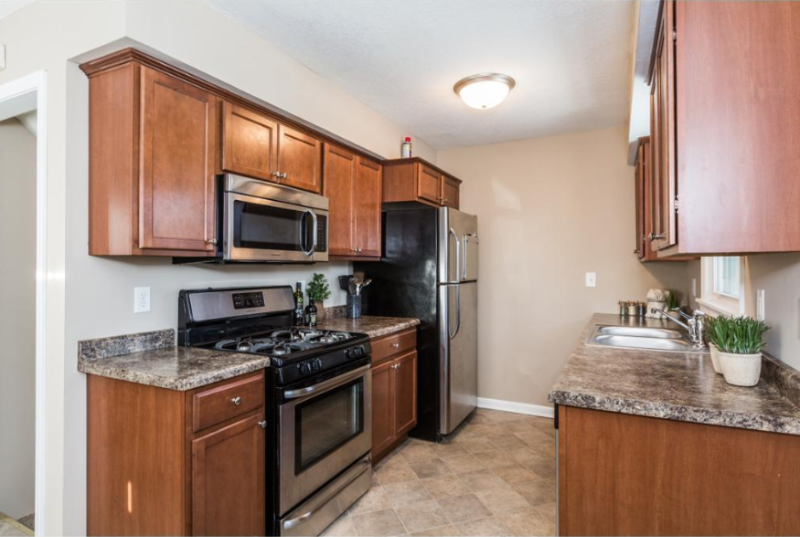 7212 Kyle Ave N - Photo 4 of 18