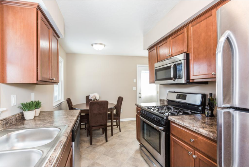 7212 Kyle Ave N - Photo 5 of 18