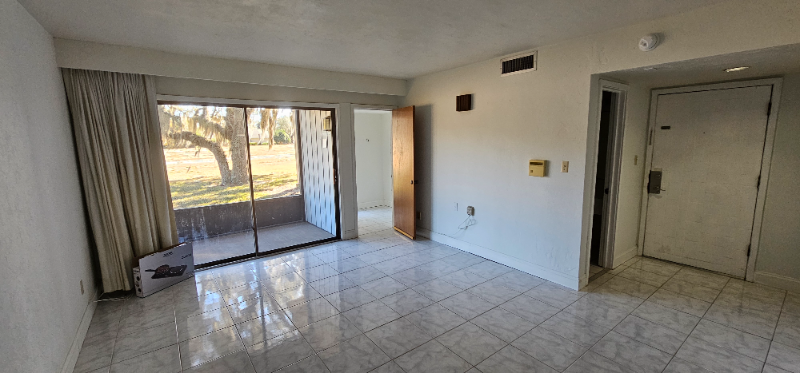 181 Palm View Ct #B - Photo 3 of 6