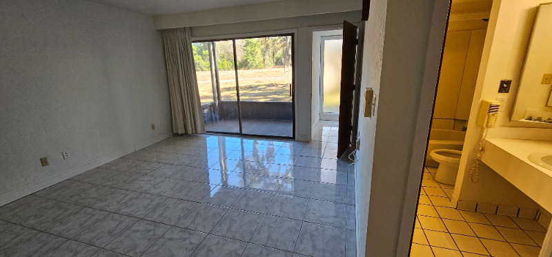 181 Palm View Ct #B - Photo 5 of 6