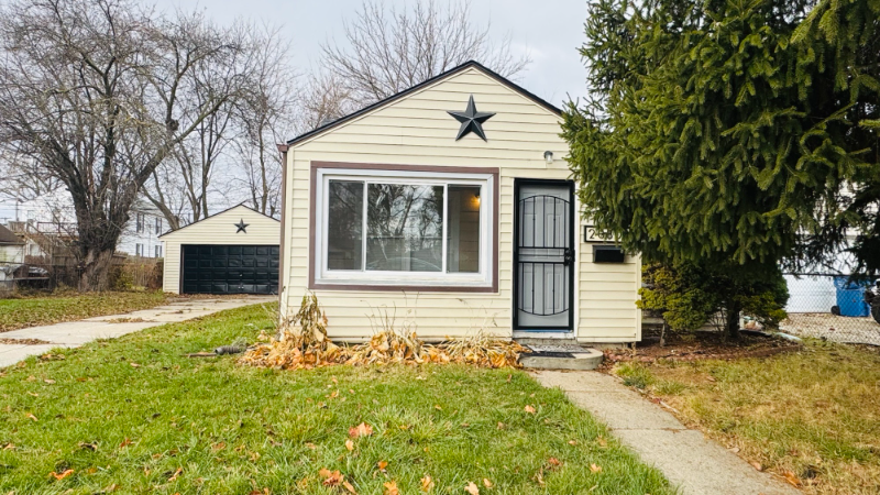 20803 Marie Ave - Photo 2 of 11