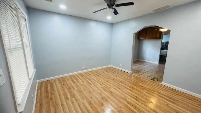 20803 Marie Ave - Photo 4 of 11