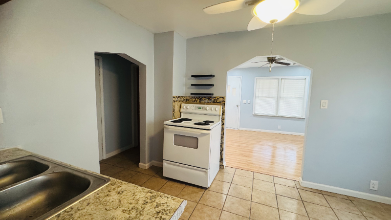 20803 Marie Ave - Photo 6 of 11