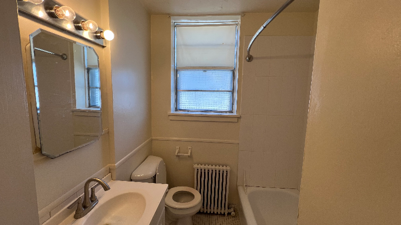 1510 Larpenteur Ave W #10 - Photo 4 of 8