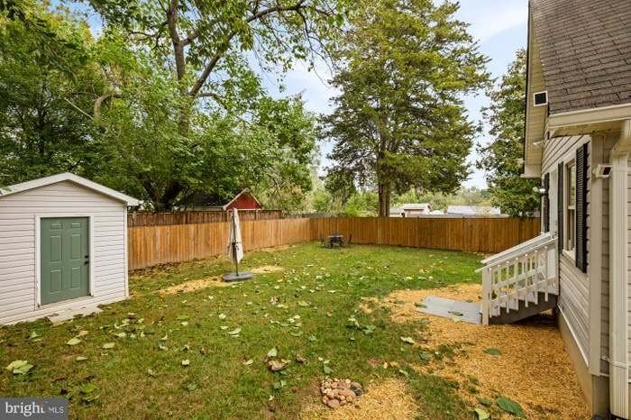 6728 Barrett Rd - Photo 3 of 19