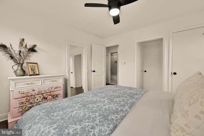 6728 Barrett Rd - Photo 7 of 19