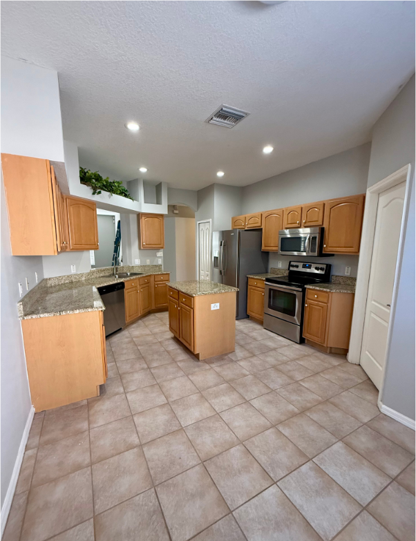 2352 Rosehaven Dr - Photo 6 of 20