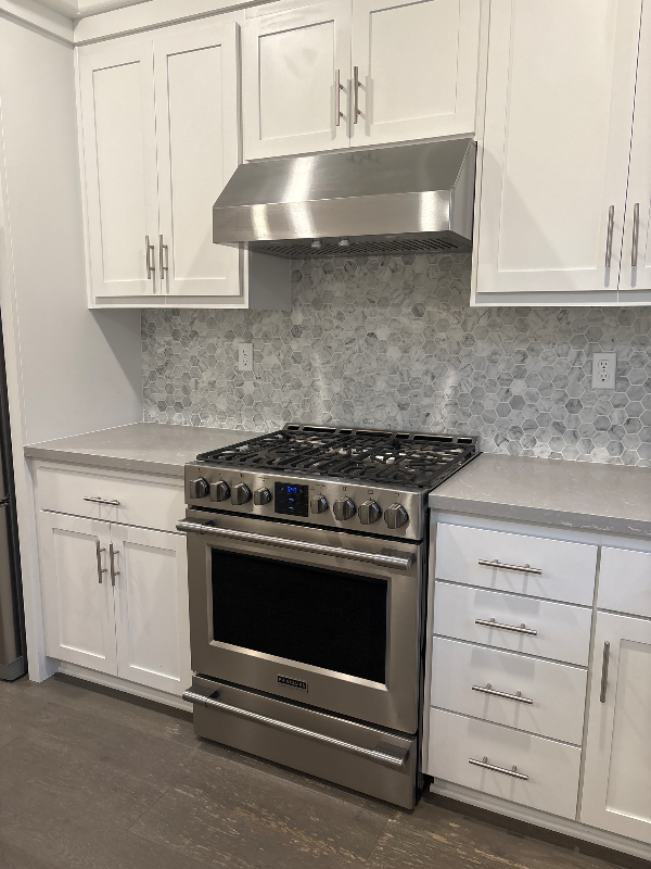 392 Line St - Photo 2 of 2