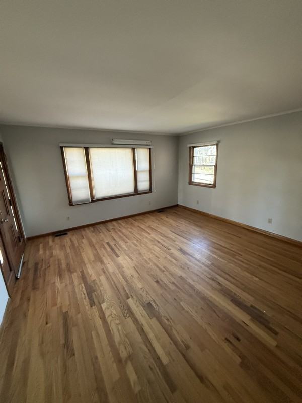 402 Cumberland Ave - Photo 3 of 10