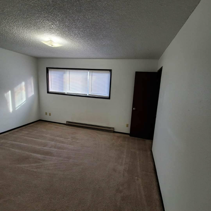 1224 E 3rd St #4 - Photo 6 of 11