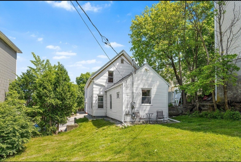 150 Belmont St - Photo 5 of 12