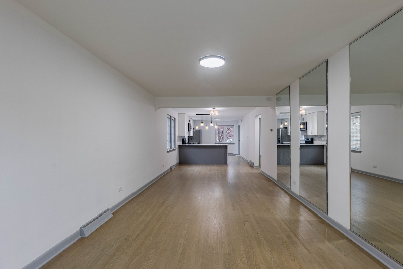 3420 S Austin Blvd - Photo 5 of 17