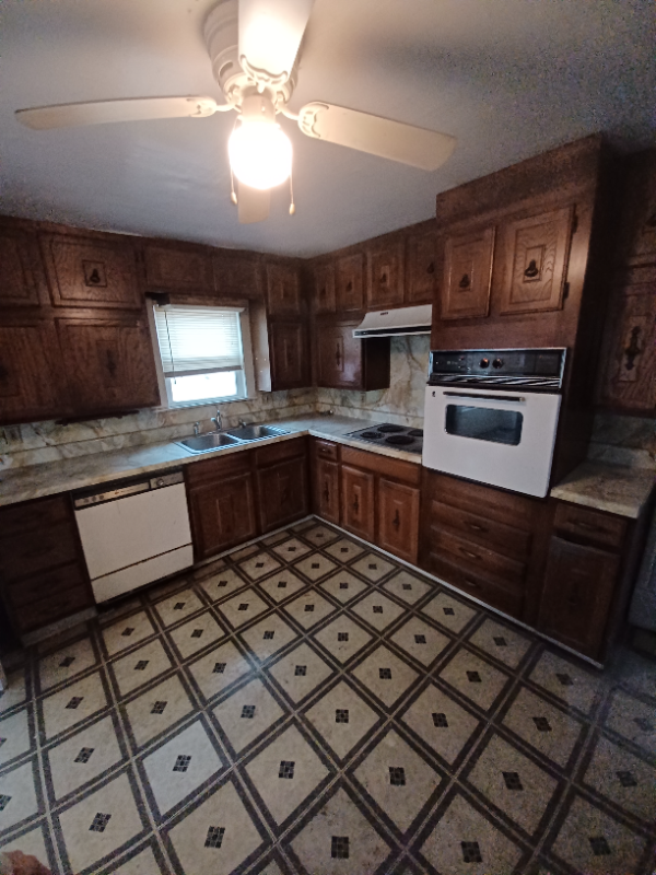 403 Eldon St - Photo 2 of 14