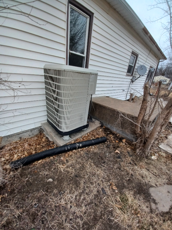 403 Eldon St - Photo 5 of 14