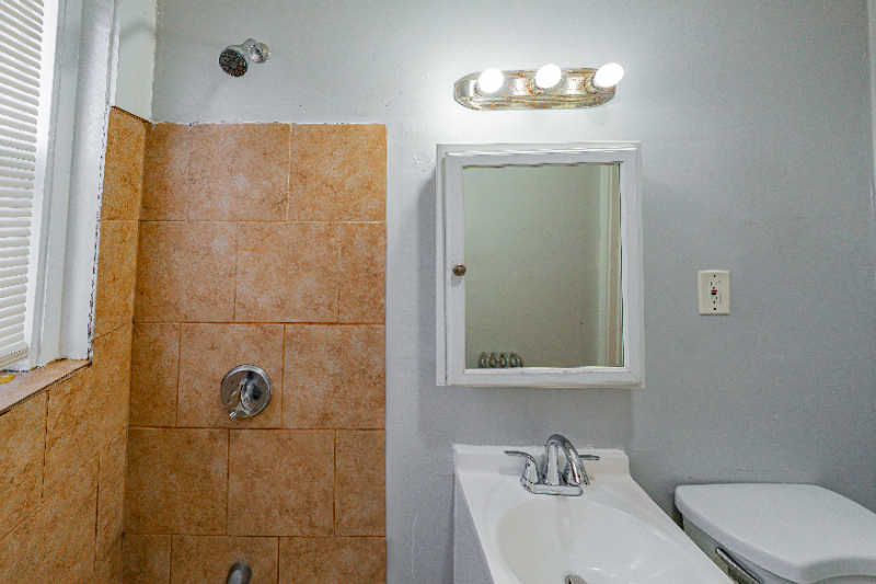 22 Warren St #14 - Photo 3 of 13