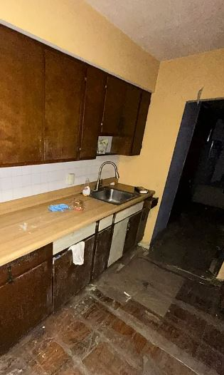 10187 Imperial Dr - Photo 2 of 7