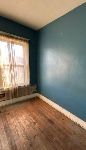 4424 Marcus Ave - Photo 3 of 7