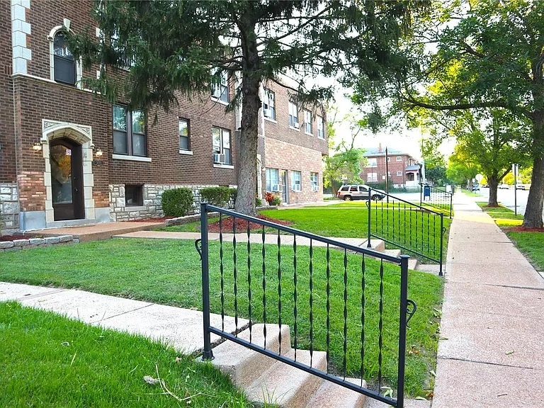 3844 Wilmington Ave #5908-2N - Photo 7 of 17