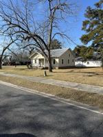 featured image of 614 S Tillman St