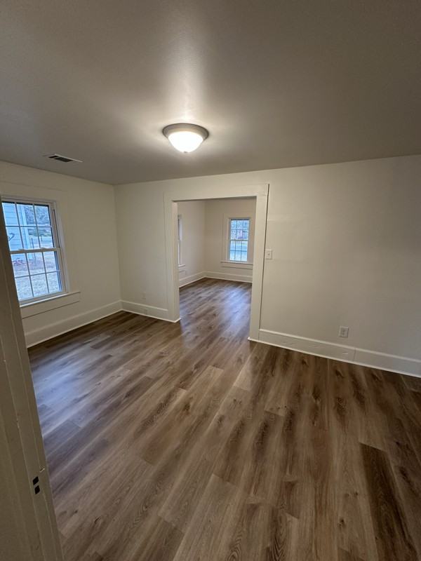 614 S Tillman St - Photo 4 of 10