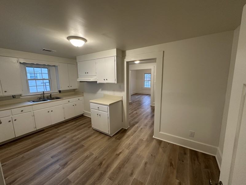 614 S Tillman St - Photo 5 of 10