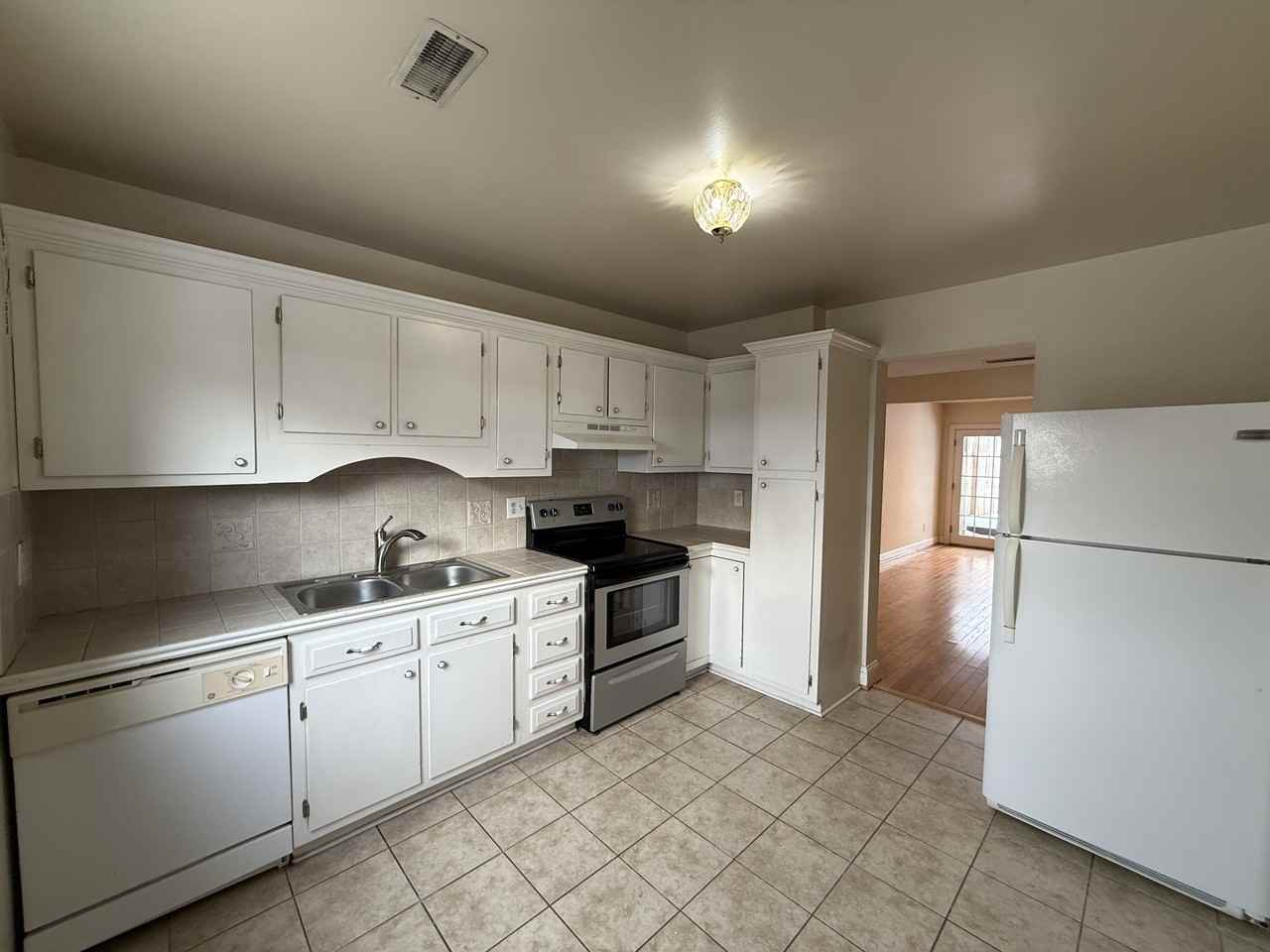 405 Olde Greenwich Circle - Photo 4 of 30