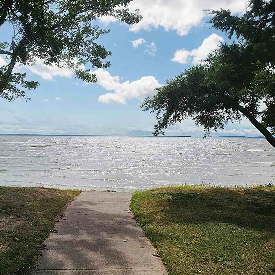 Lancelot Apartments - Photo 7 of 24