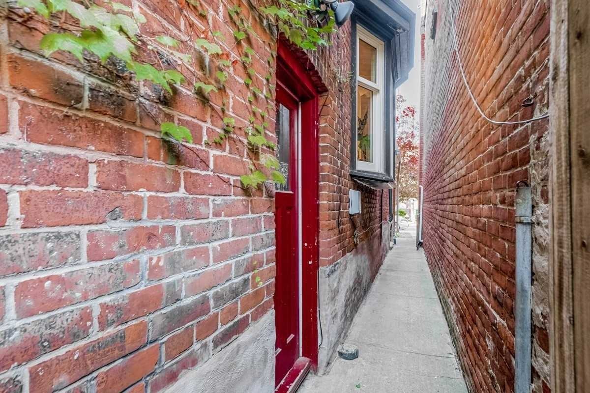 Gladstone Ave & Hallam St - Photo 7 of 7