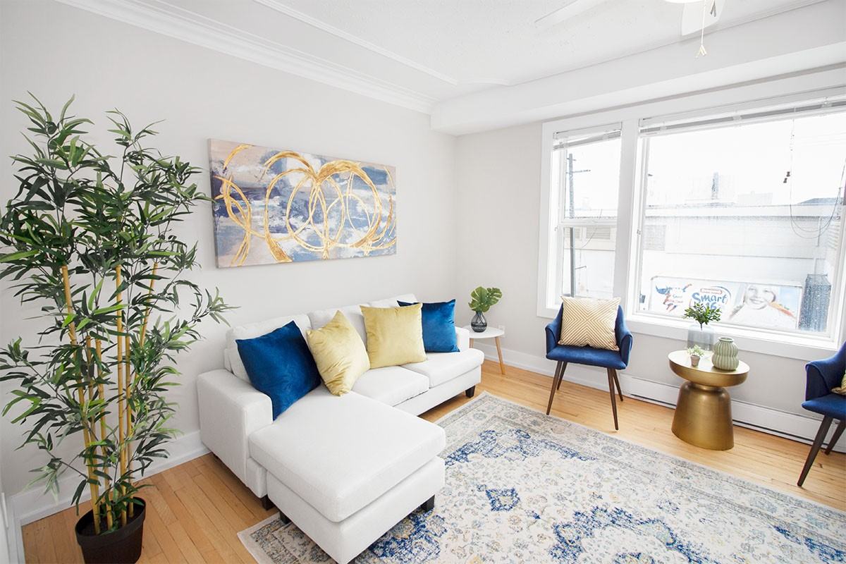 301 Marion Street - Photo 4 of 24