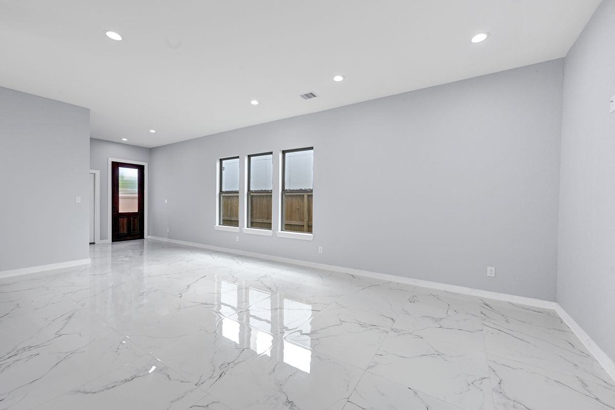 90 Burress St ##B - Photo 4 of 31