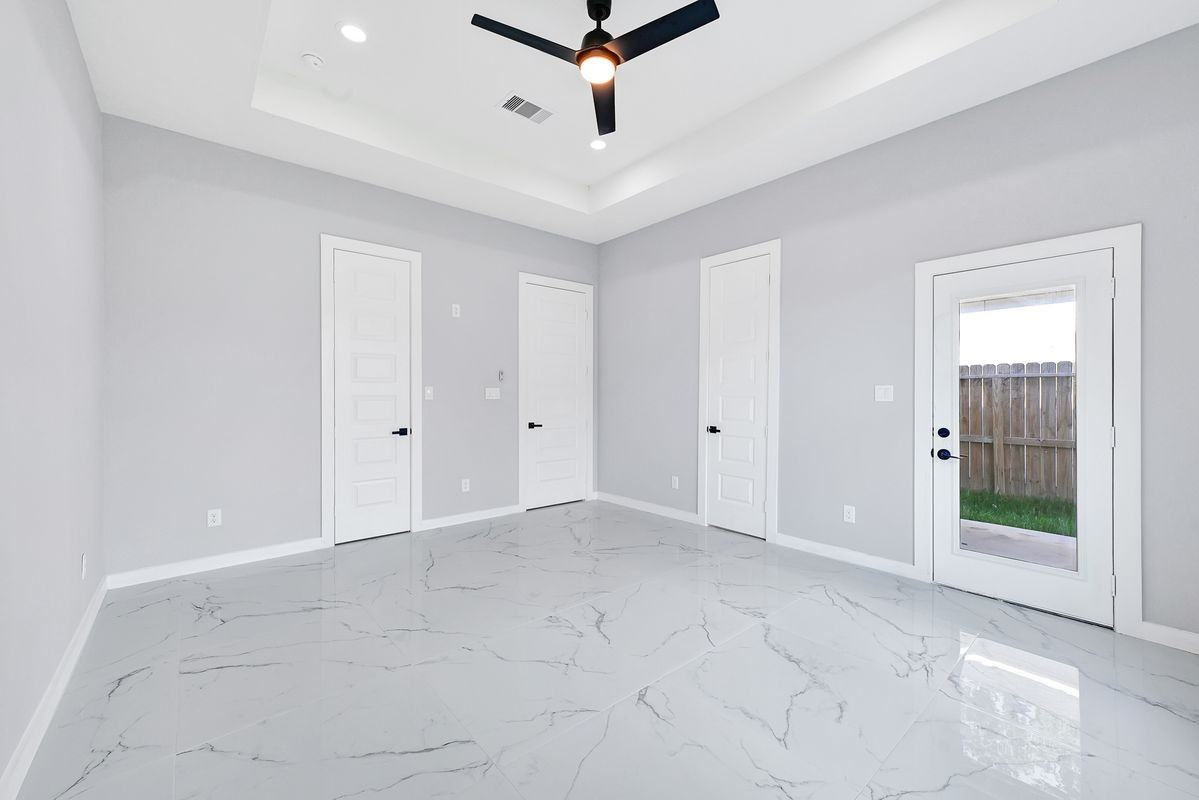 90 Burress St ##B - Photo 6 of 31