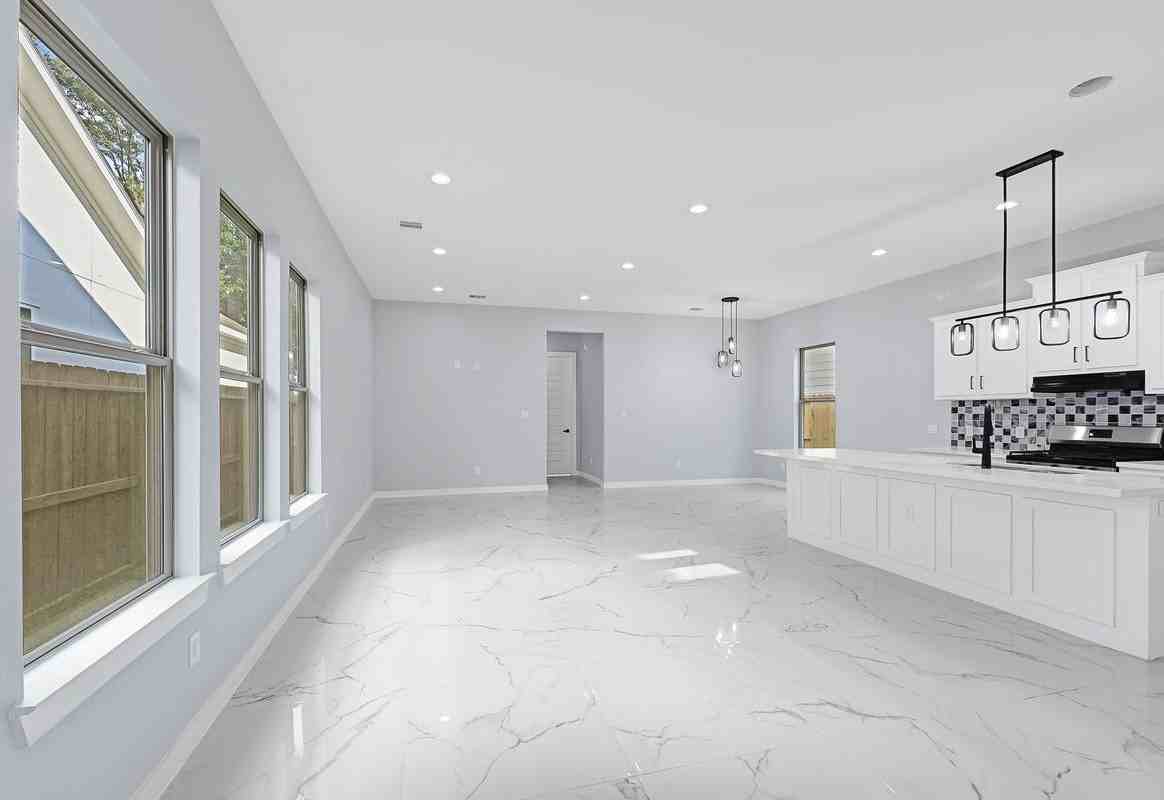 90 Burress St ##B - Photo 7 of 31