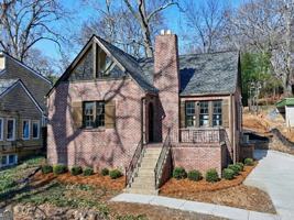 featured image of 918 Glen Arden Way Ne