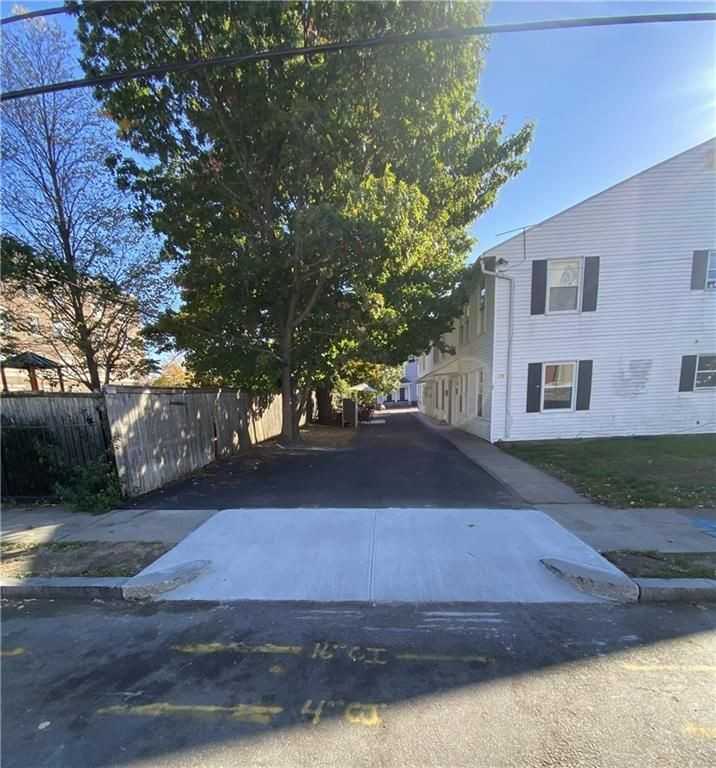 174 Daboll St ##C - Photo 2 of 11