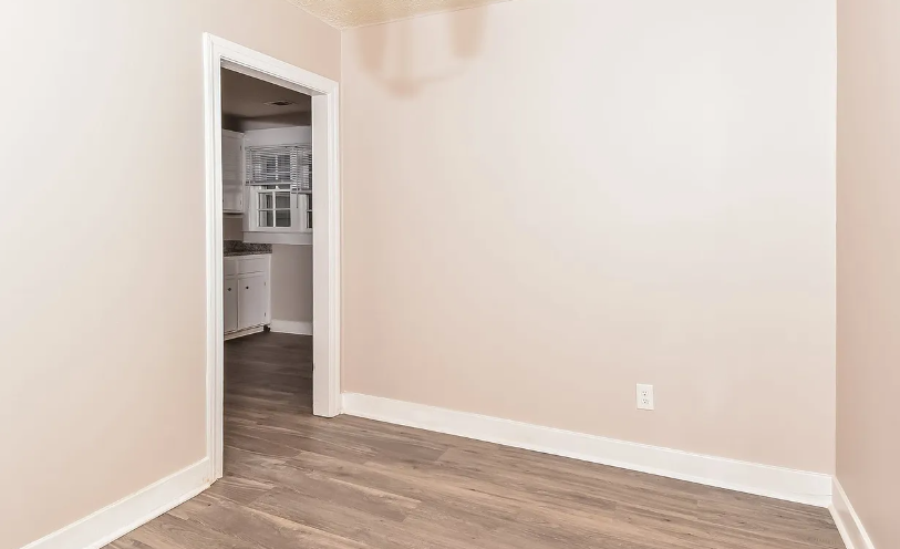 2116 Roosevelt Dr - Photo 2 of 12