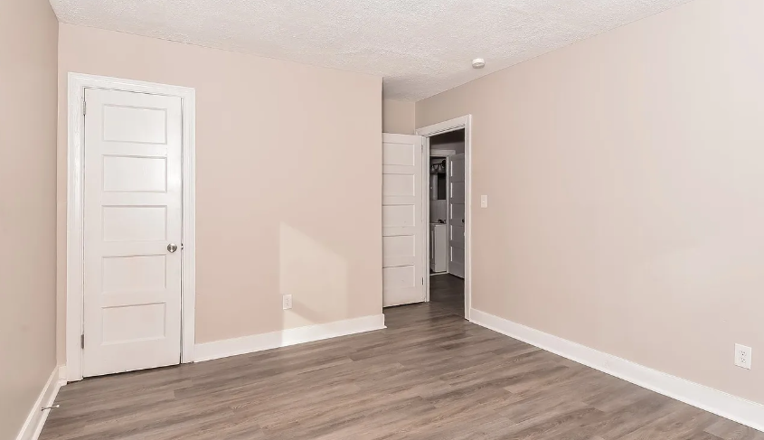 2116 Roosevelt Dr - Photo 3 of 12