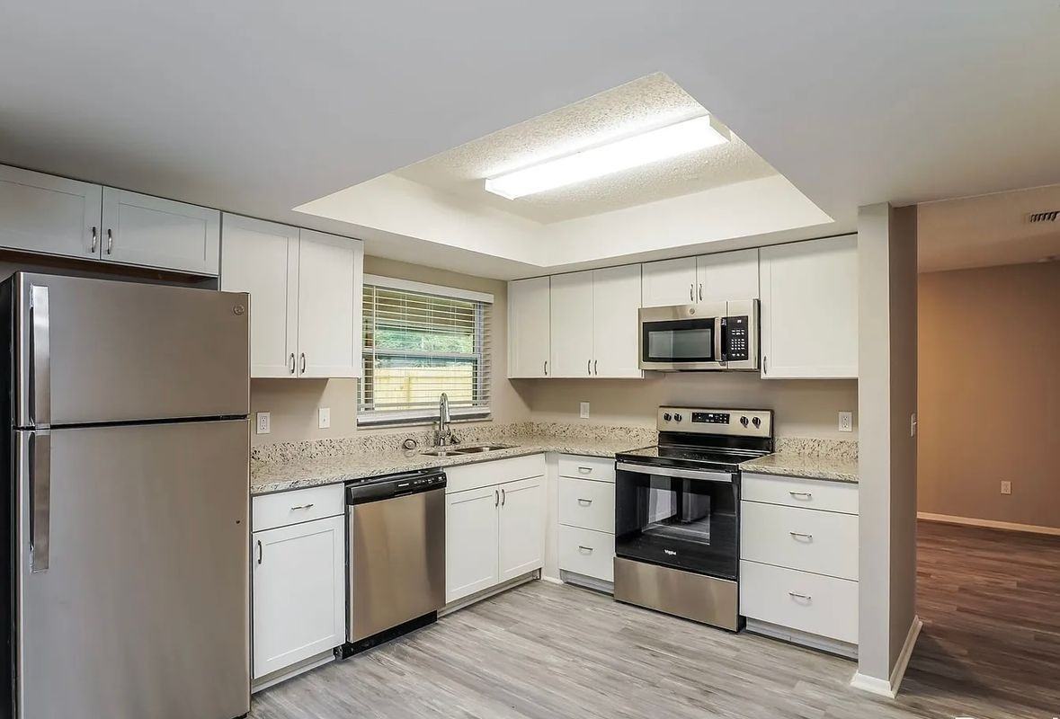 1079 Geranium Ave - Photo 2 of 3