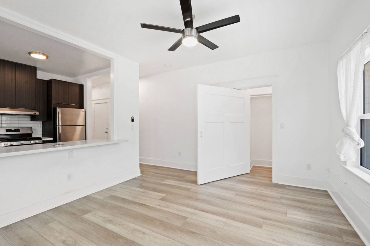 300 San Juan - Photo 4 of 27