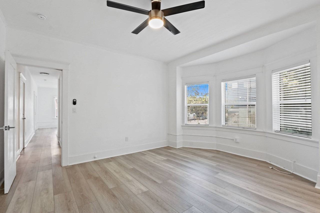 300 San Juan - Photo 7 of 27