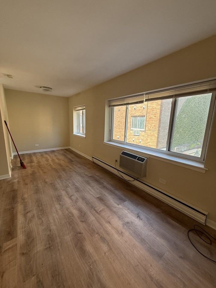 W Grace St & N Pine Grove Ave - Photo 4 of 15