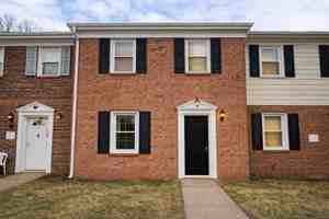 featured image of 405 Olde Greenwich Circle