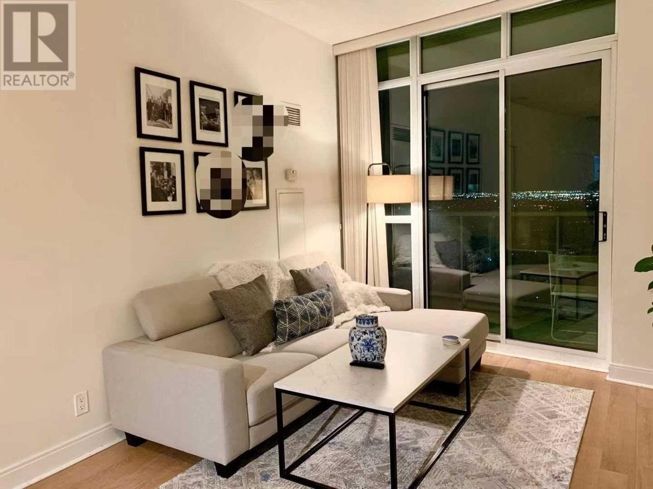 Burnhamthorpe Rd E & Hurontario St #2901 - Photo 2 of 11