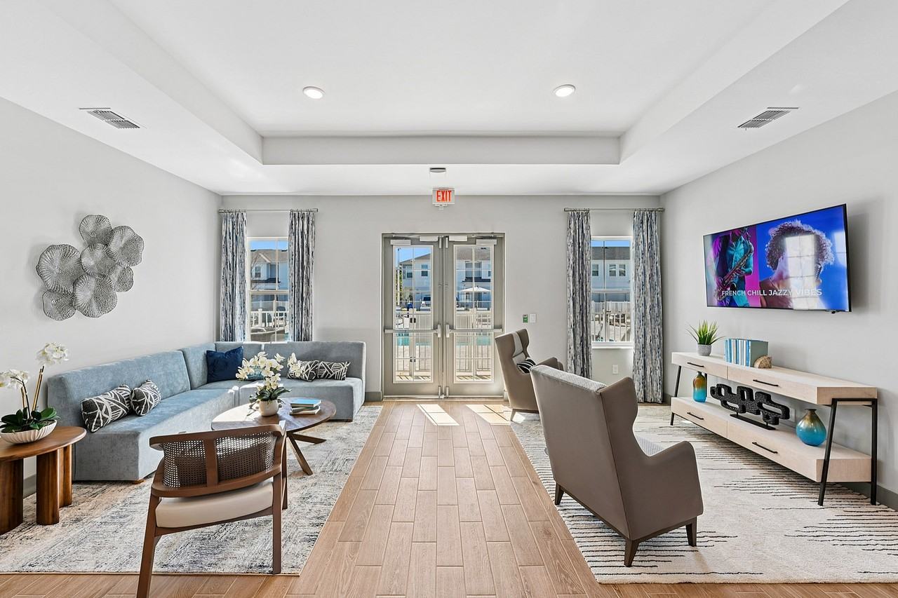 Encanto Isla | Townhomes for Rent - Photo 6 of 49