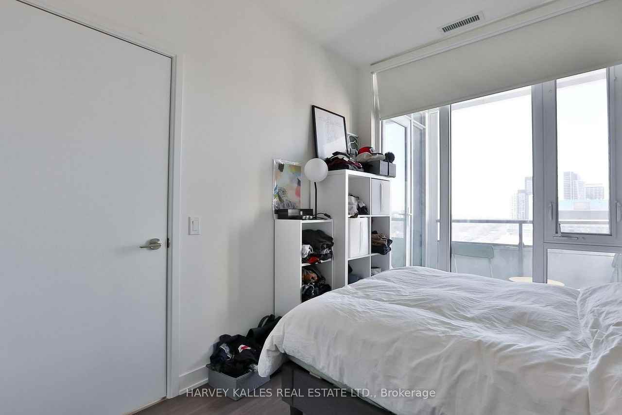 27 Bathurst Street #1511 - Photo 3 of 14