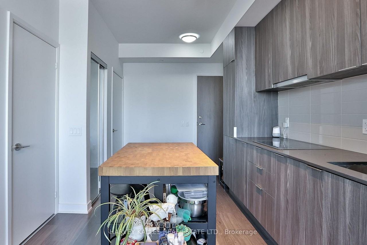 27 Bathurst Street #1511 - Photo 5 of 14